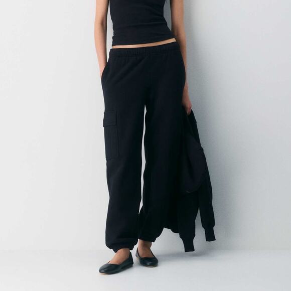 Aritzia TNA Black Cozy Fleece Sweatfleece Mega Cargo Jogger Thick Sweatpants XS - Picture 1 of 13